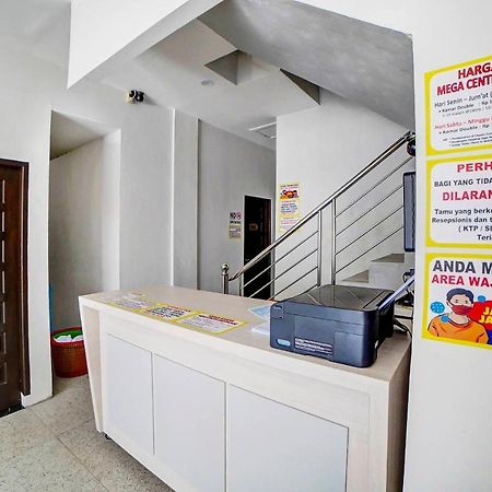 Oyo 91211 Mega Comfort Guest House Medan Ngoại thất bức ảnh