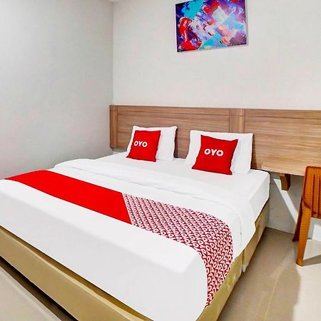 Oyo 91211 Mega Comfort Guest House Medan Ngoại thất bức ảnh