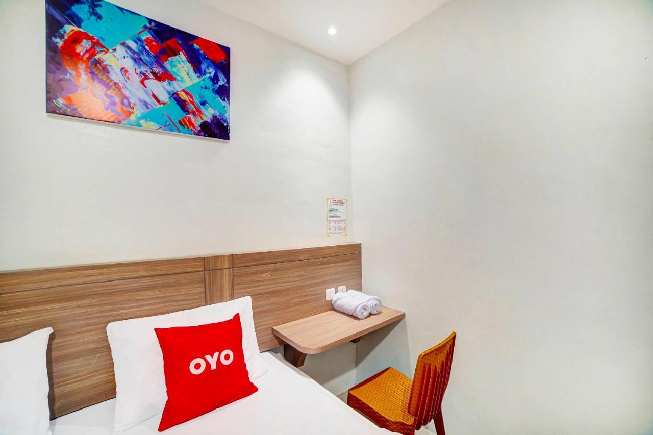 Oyo 91211 Mega Comfort Guest House Medan Ngoại thất bức ảnh