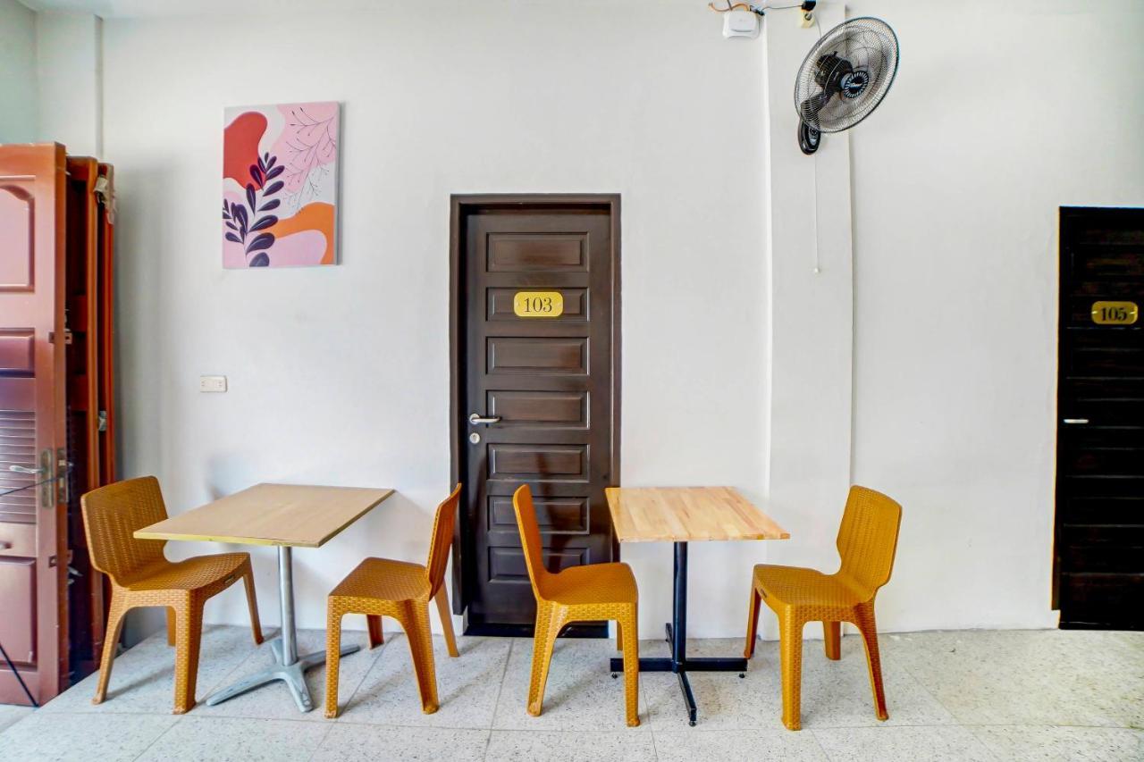 Oyo 91211 Mega Comfort Guest House Medan Ngoại thất bức ảnh
